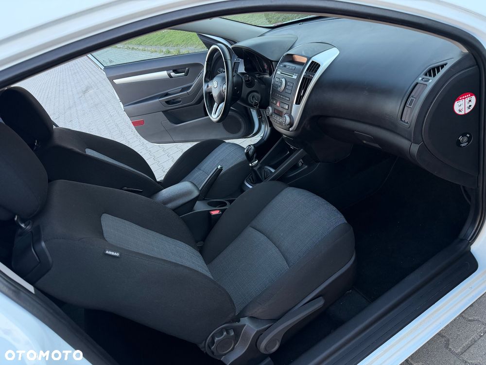 Kia ProCeed 1.6 CRDi Spirit - 28