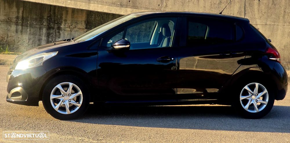 Peugeot 208 1.6 BlueHDi Style - 4