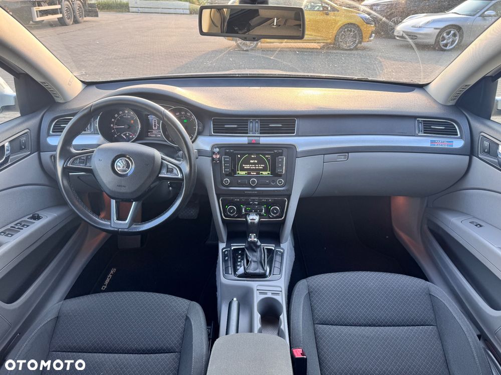 Skoda Superb 2.0 TDI 4x4 Ambition DSG - 19