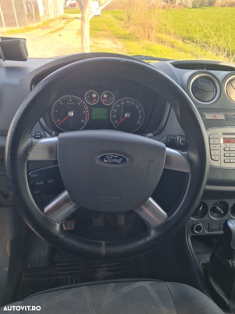Ford TRANSIT CONNECT - 3