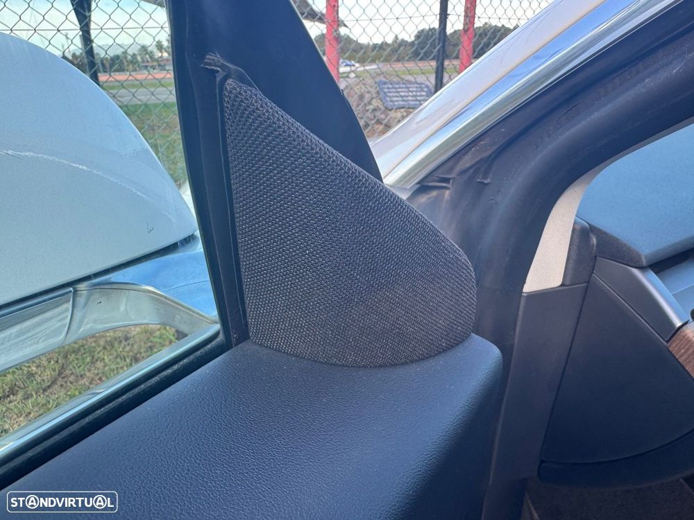 Tesla Model 3 Standard RWD Plus - 32