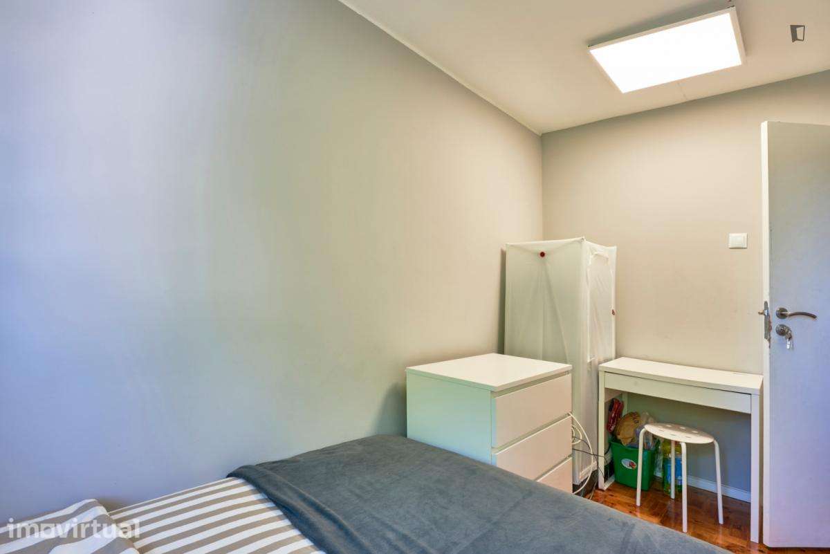 Quarto - localizado em Chelas Lisbon - Grande imagem: 4/32