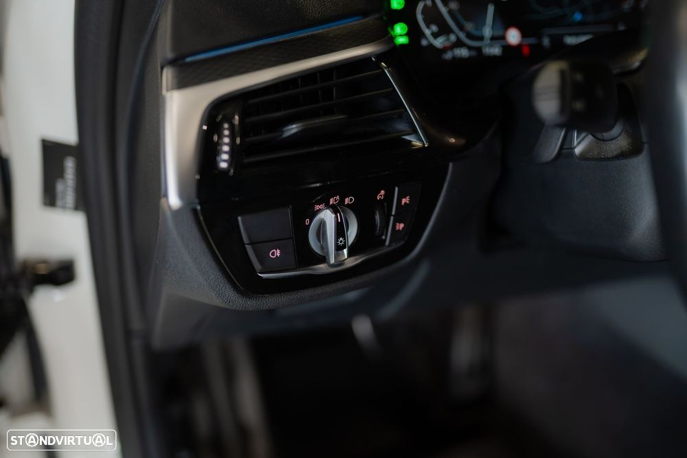 BMW 530 e Pack Desportivo M - 20