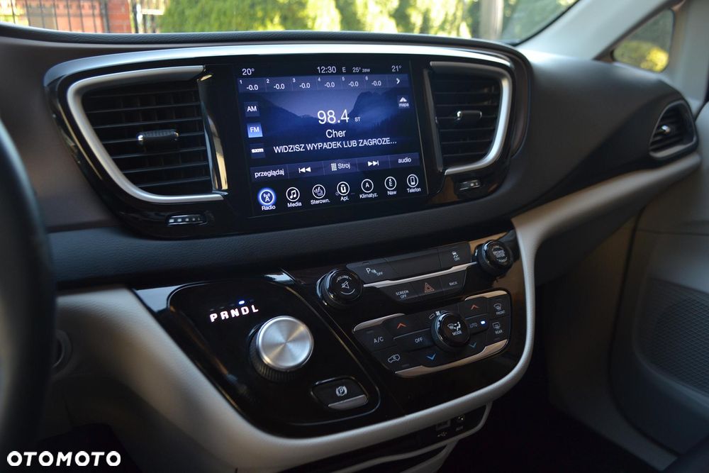 Chrysler Pacifica - 11