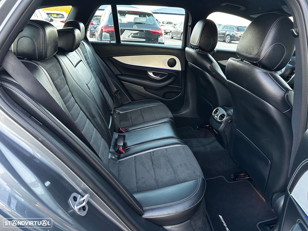 Mercedes-Benz E 300 de AMG Line - 53