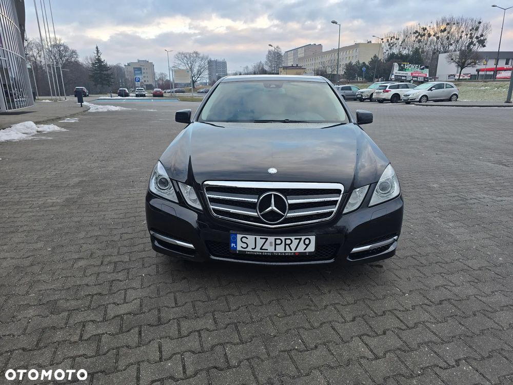 Mercedes-Benz Klasa E 200 CGI BlueEFFICIENCY Automatik - 2