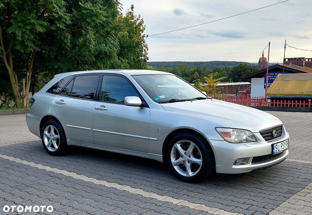 Lexus IS 200 SC Classic - 1