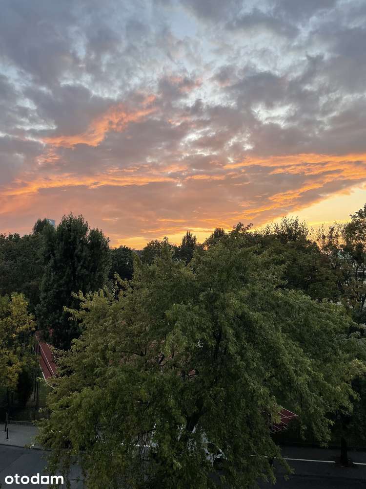 Świeżo po remoncie - Oddzielna sypialnia - 5 min do Metra (Arsenał)