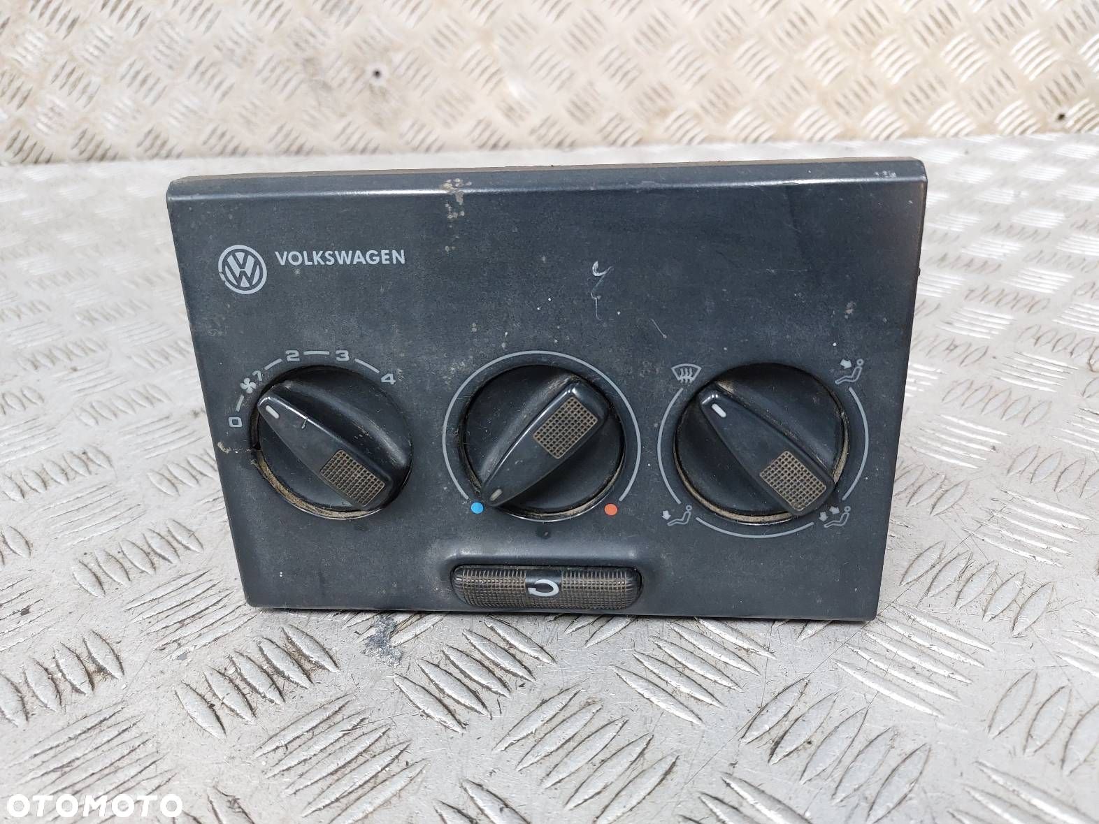 PANEL NAWIEWU VOLKSWAGEN TRANSPORTER T4 7D0959511 - 1