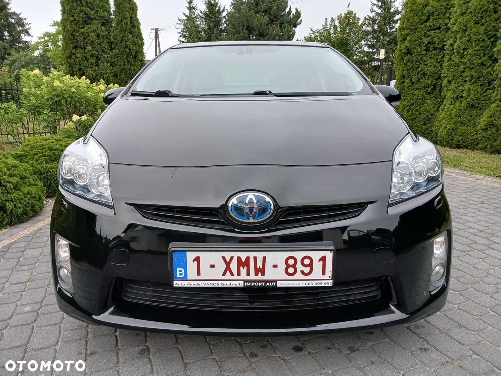 Toyota Prius (Hybrid) Executive - 9