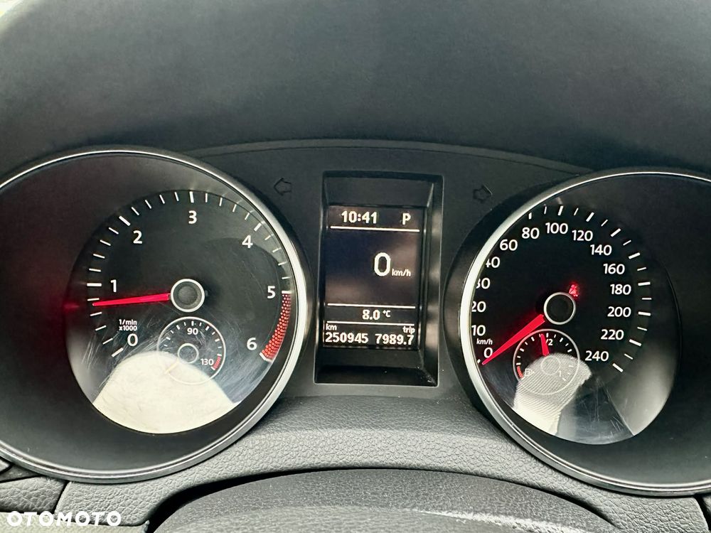 Volkswagen Golf 1.6 TDI Comfortline DSG - 10