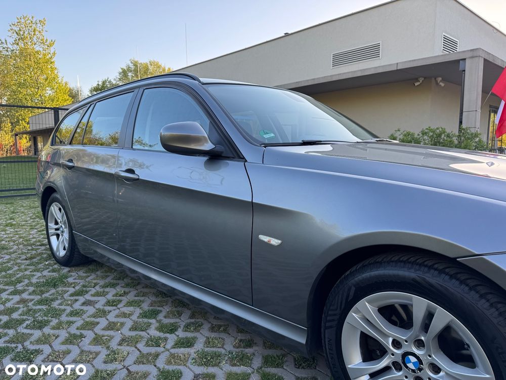 BMW Seria 3 318d DPF Edition Sport - 29