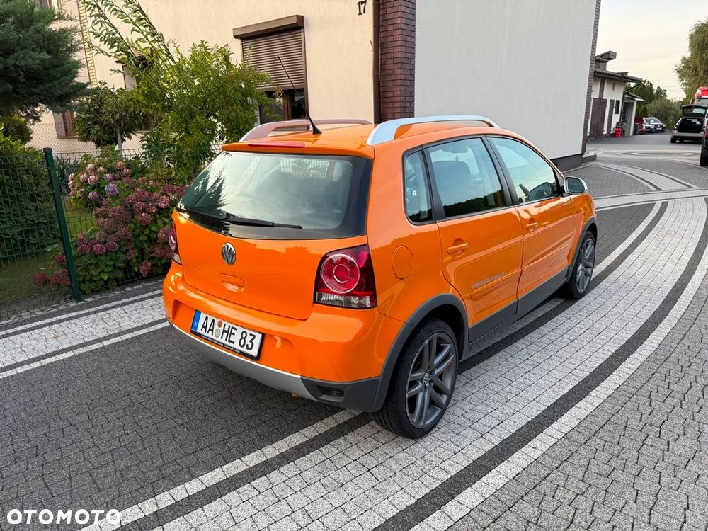 Volkswagen Polo 1.2 Cross Urban White - 11