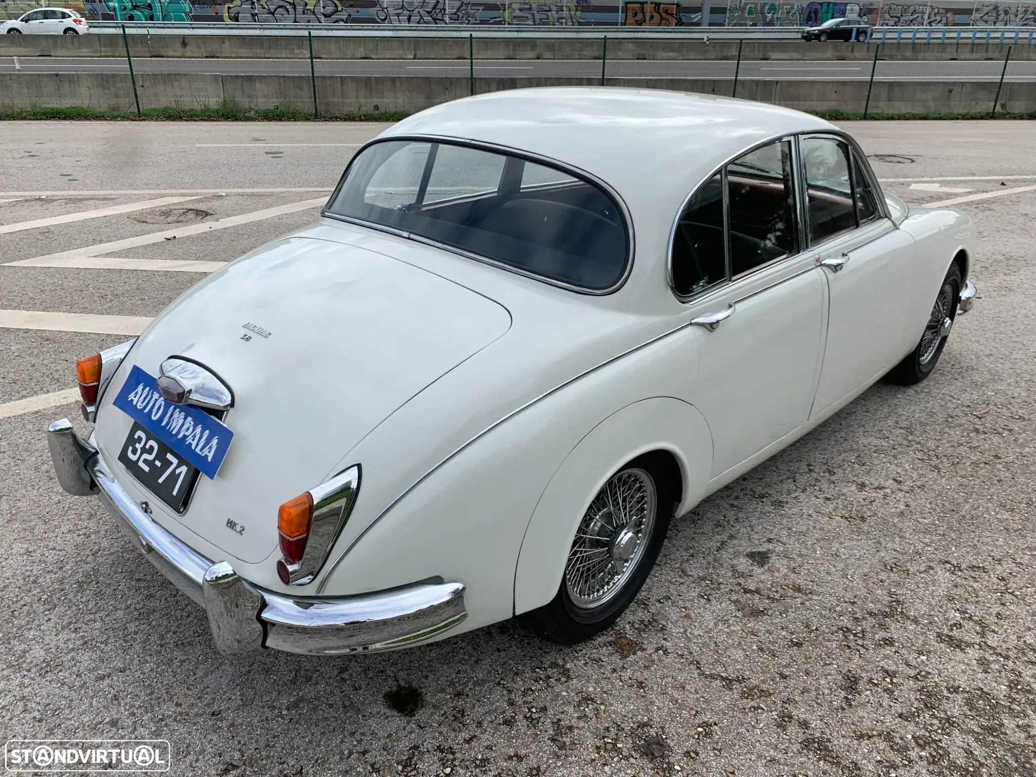 Jaguar MK II - 8