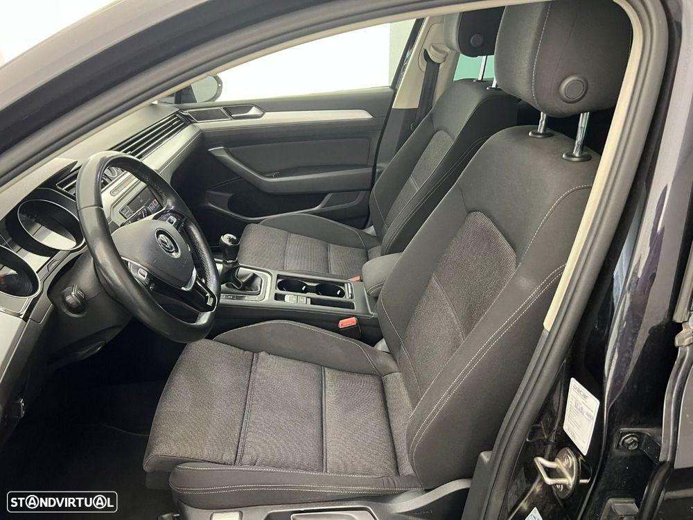 VW Passat Variant 2.0 TDi Confortline - 9