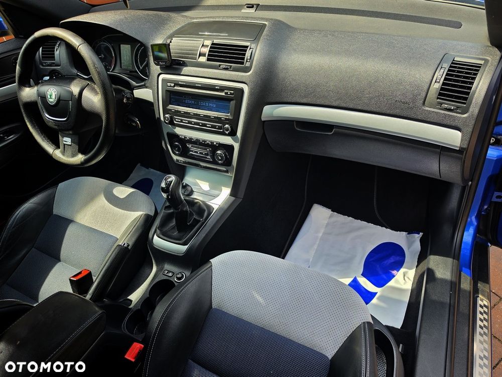 Skoda Octavia 2.0 TDI CR DPF RS - 27