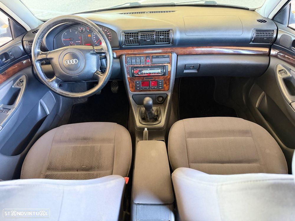 Audi A4 1.9 TDI Attraction - 10