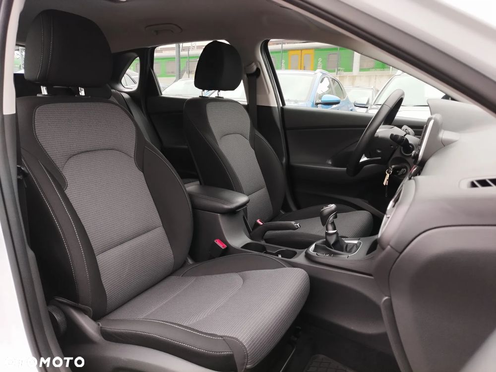 Hyundai i30 1.5 DPI Classic + - 18