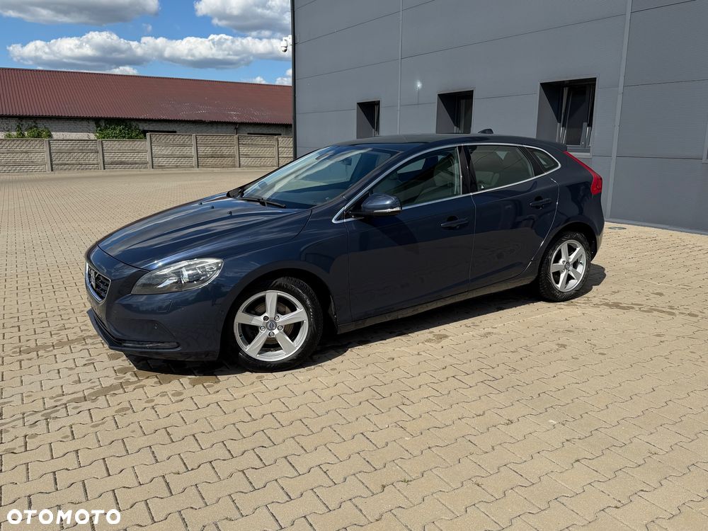 Volvo V40 D2 - 24