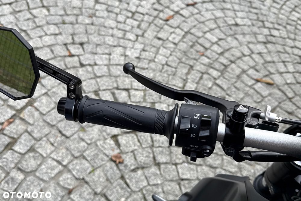 Yamaha MT - 29