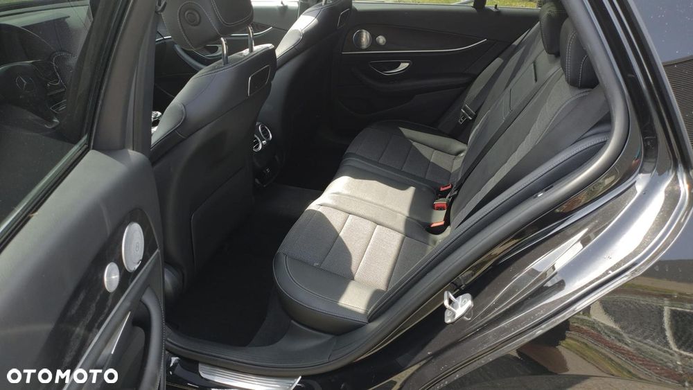 Mercedes-Benz Klasa E 220 d 4Matic 9G-TRONIC Exclusive - 18