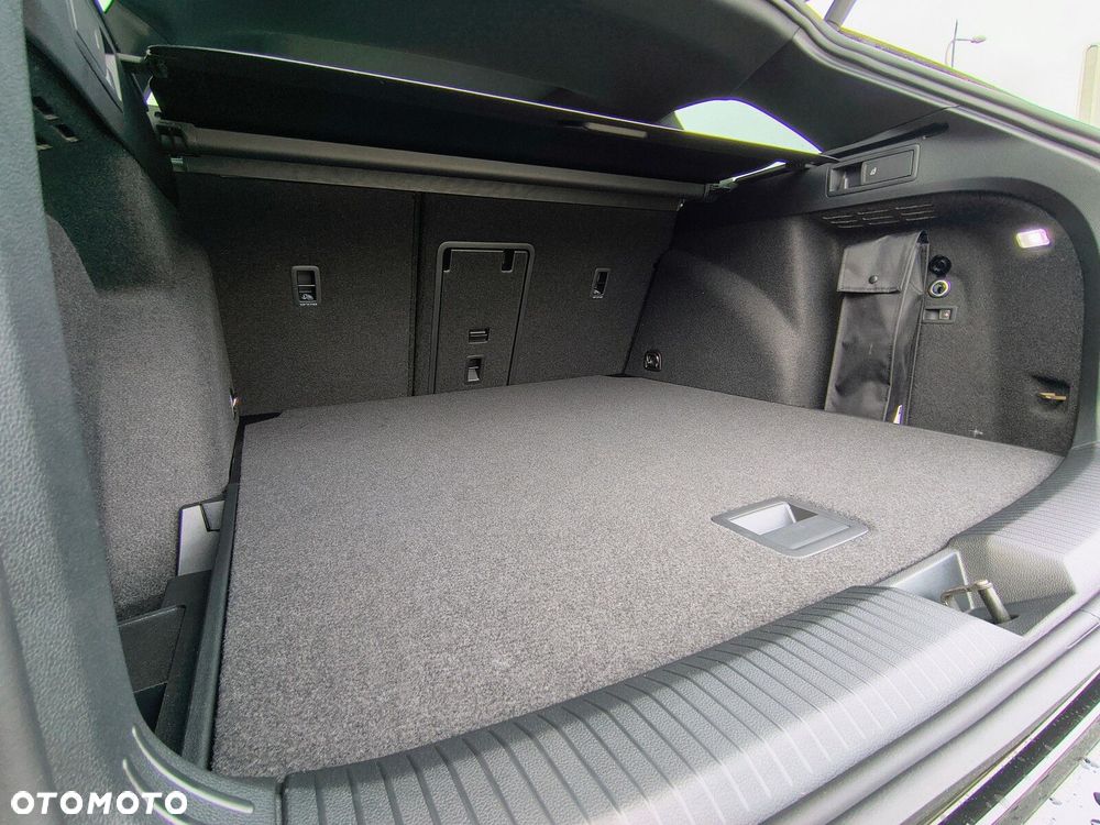 Volkswagen Golf Variant 2.0 TSI 4Motion R - 34