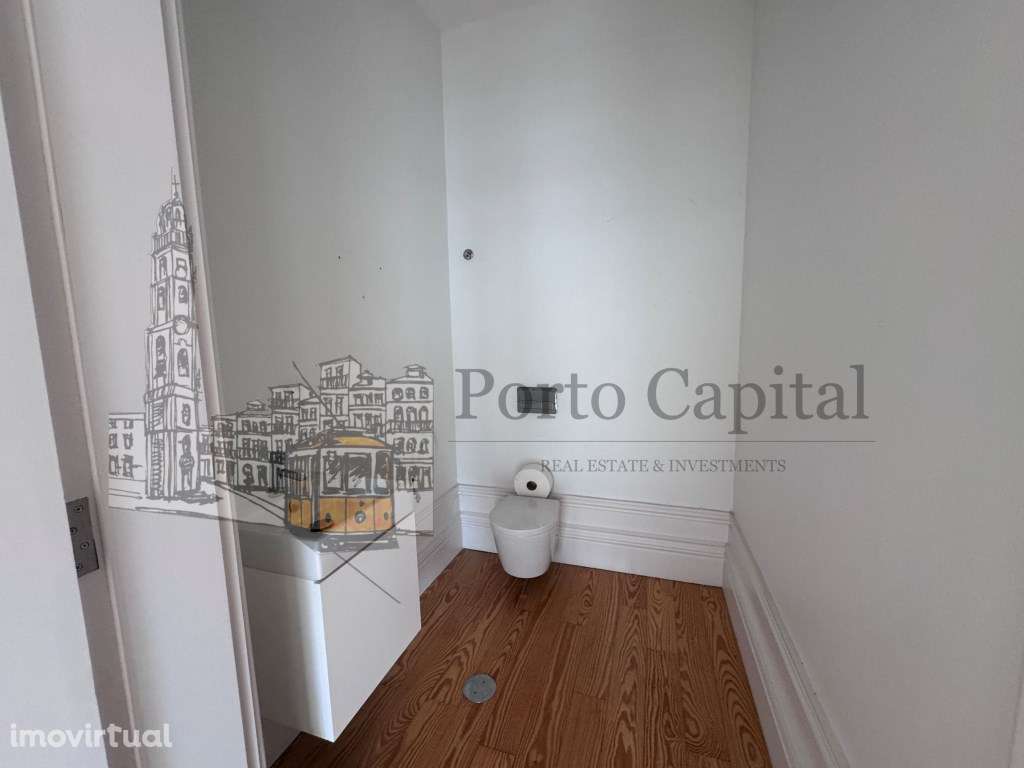 Escritório com Arquitetura Distinta No Centro do Porto - Grande imagem: 4/20