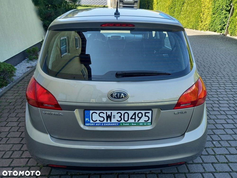 Kia Venga - 16