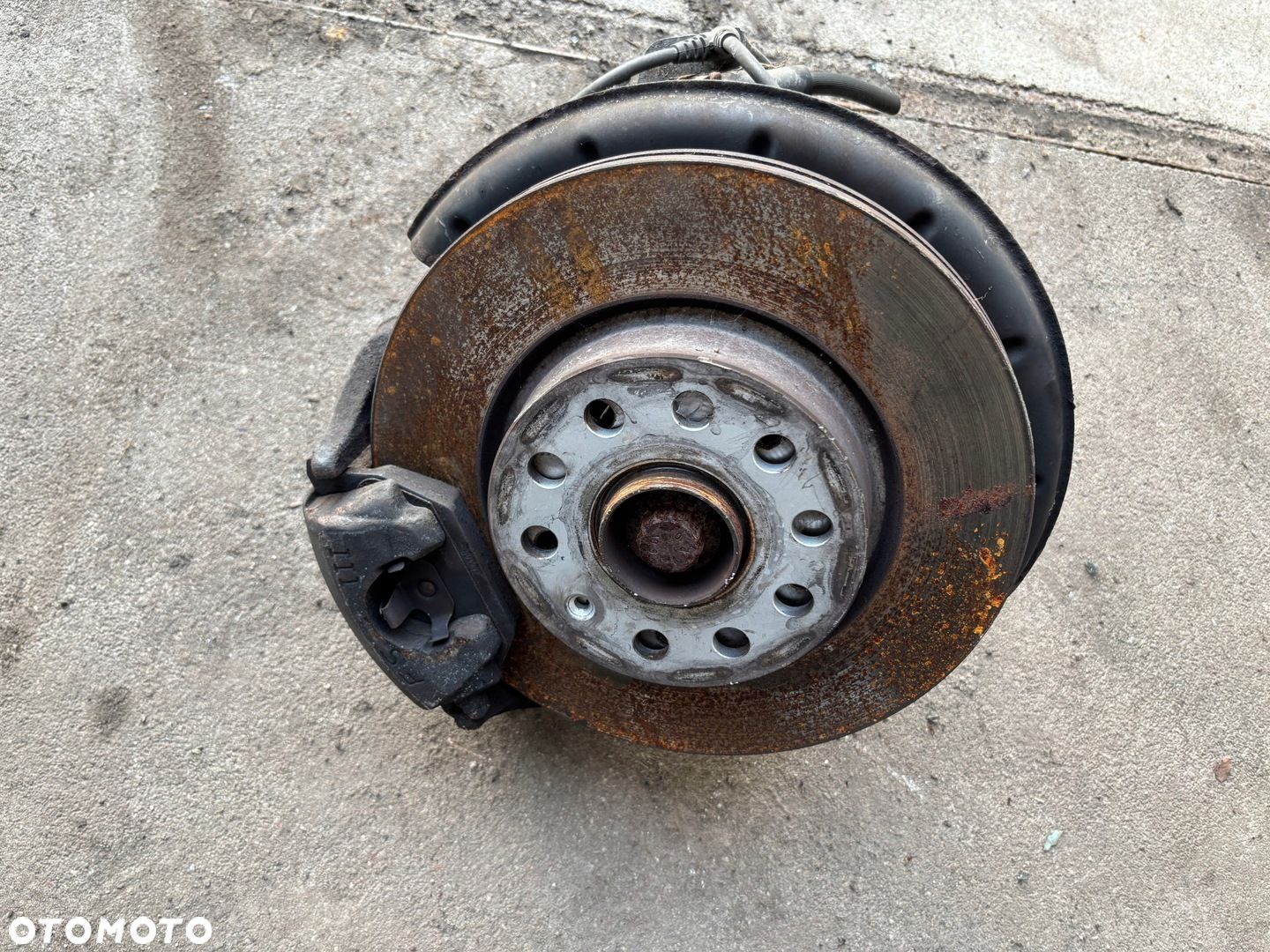 VOLKSWAGEN GOLF VI 6 1.6 8V PIASTA ZWROTNICA LEWA LEWY PRZÓD KOMPLETNA - 1