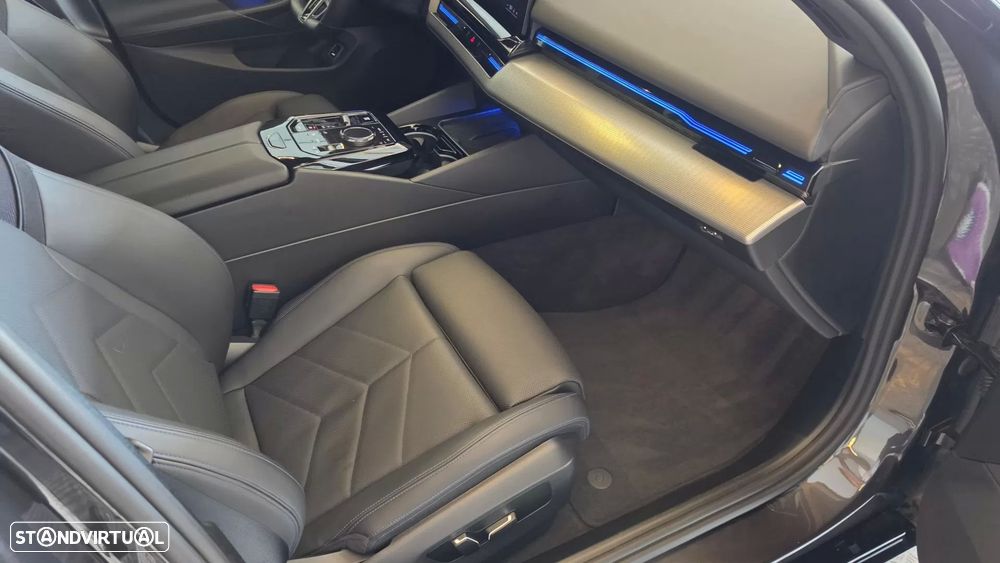 BMW 520 d Pack Desportivo M - 52