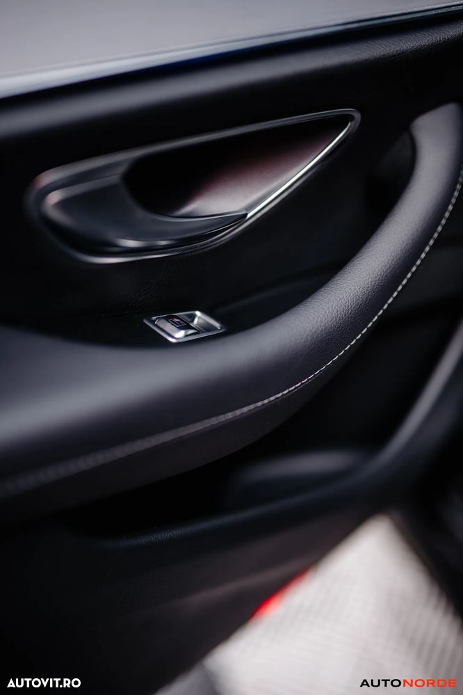 Mercedes-Benz E 300 de 9G-TRONIC AMG Line - 36