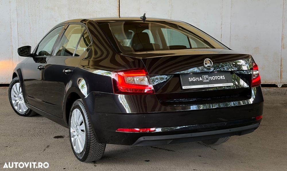 Skoda Octavia 1.6 TDI DSG Ambition - 4