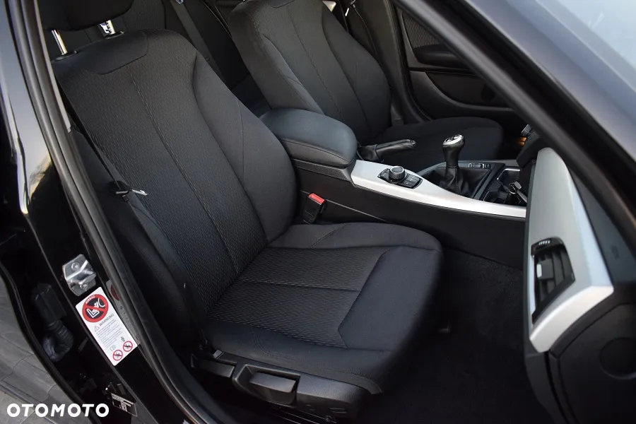 BMW Seria 1 116d DPF - 12