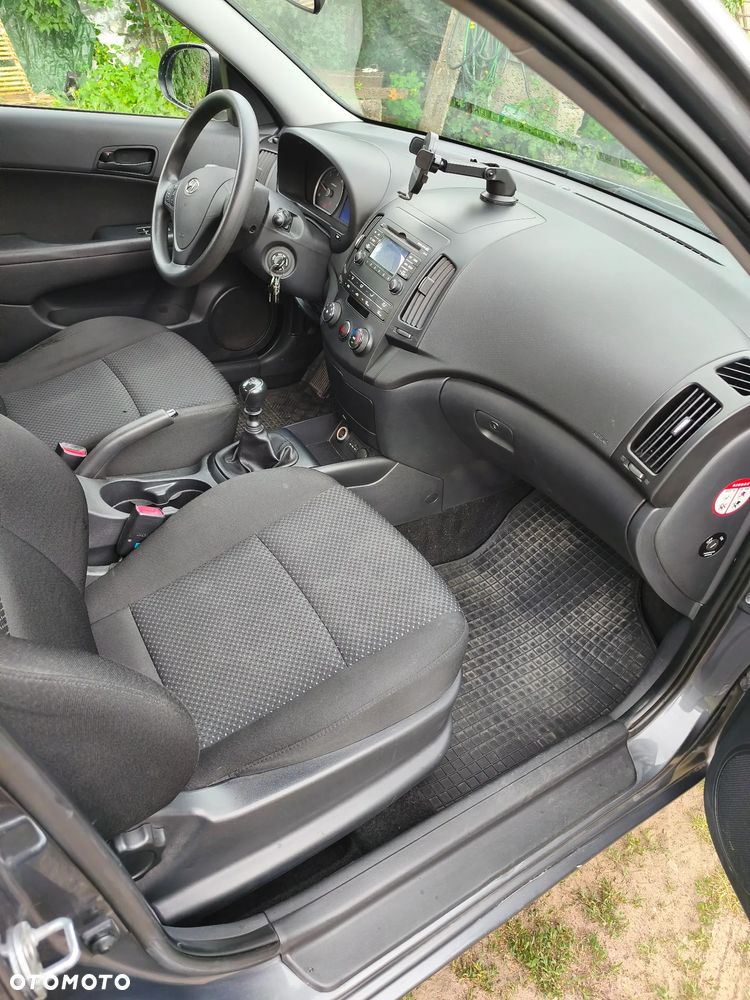 Hyundai i30 1.6 CRDi Classic + - 10