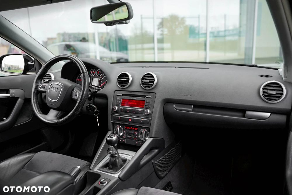 Audi A3 Sportback 1.6 TDI S line Sportpaket - 35