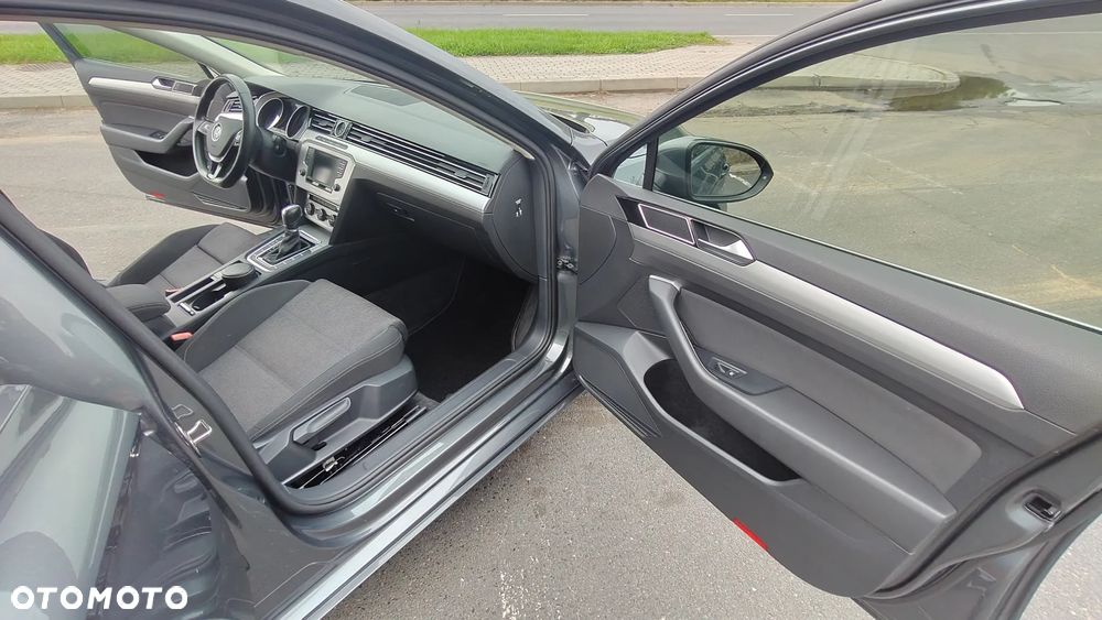 Volkswagen Passat Variant 1.6 TDI (BlueMotion Technology) DSG Comfortline - 15