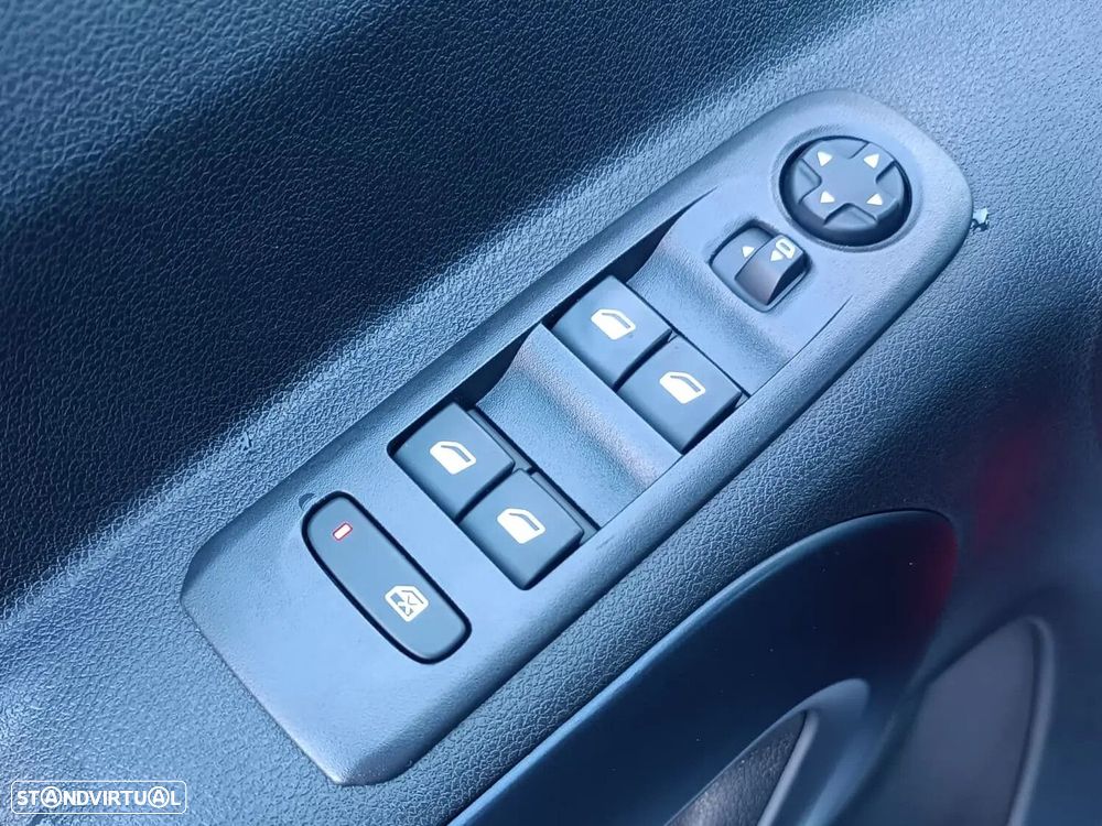 Peugeot Rifter 1.2 PureTech Allure - 24