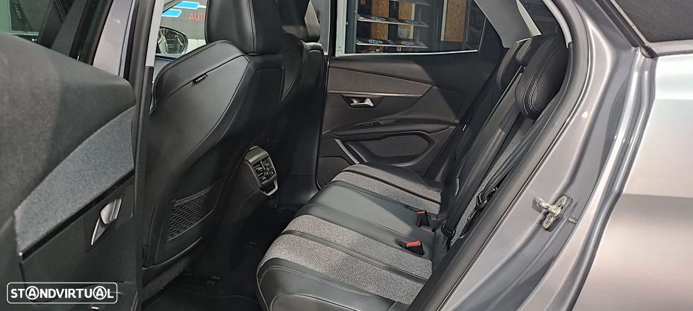 Peugeot 3008 1.2 PureTech Allure EAT8 - 20