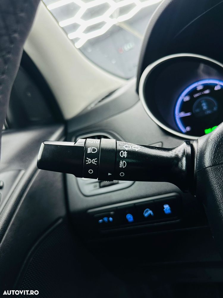 Hyundai ix35 1.7 CRDI 2WD Fifa World Cup Edition - 29