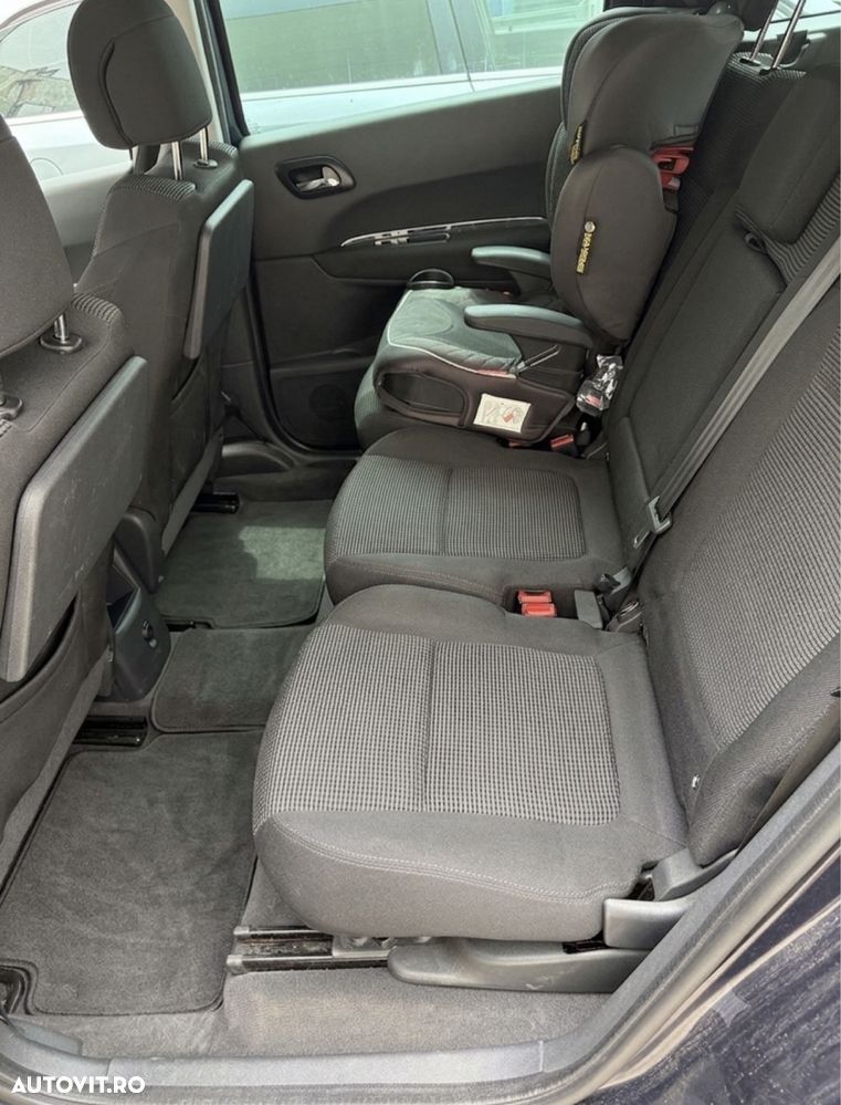 Peugeot 5008 1.6 HDI Confort Pack - 6