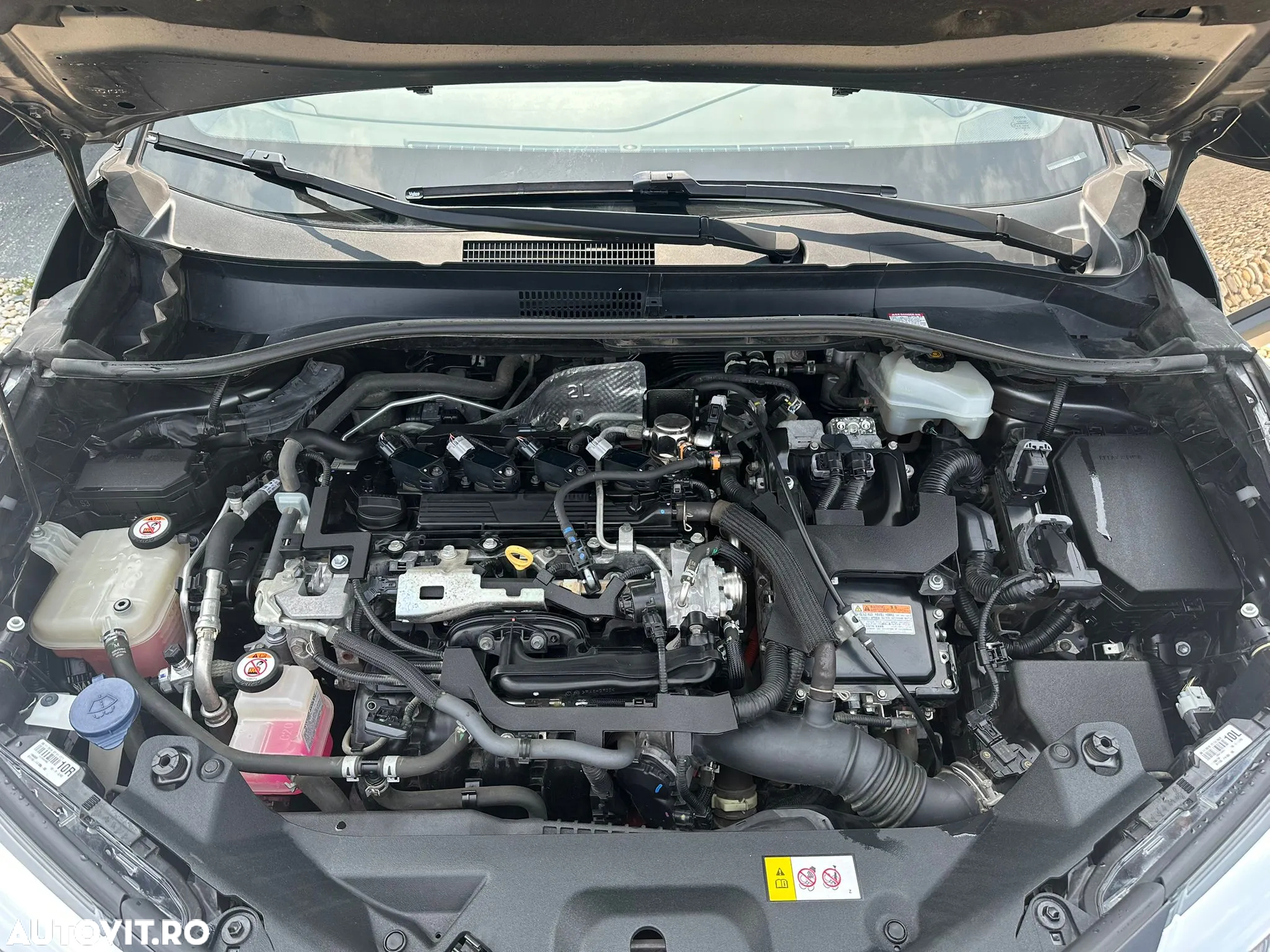 Toyota C-HR 2.0 HSD 184 CP 4x2 CVT C-ult Style bi-tone - 12