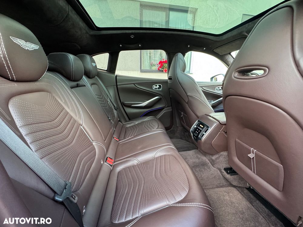 Aston Martin DBX - 18