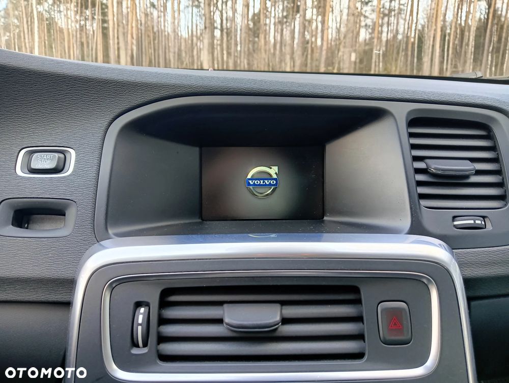 Volvo V60 D3 Summum - 34