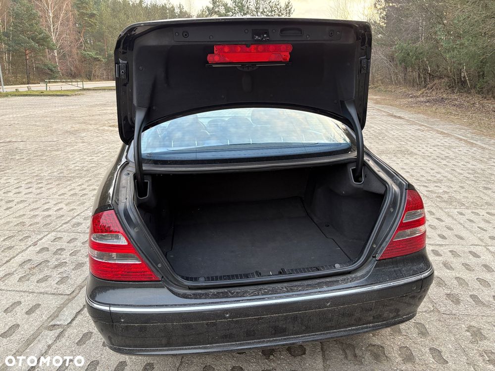 Mercedes-Benz Klasa E 220 CDI Automatik Avantgarde - 18