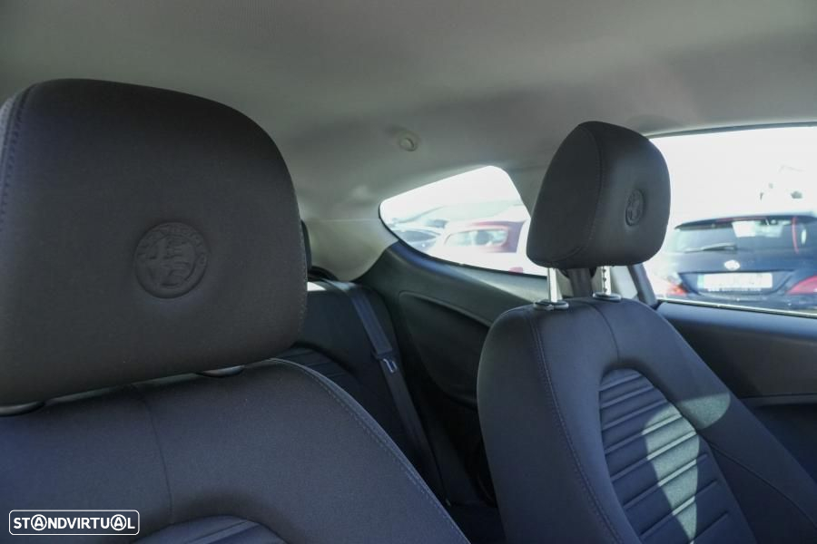 Alfa Romeo MiTo - 22