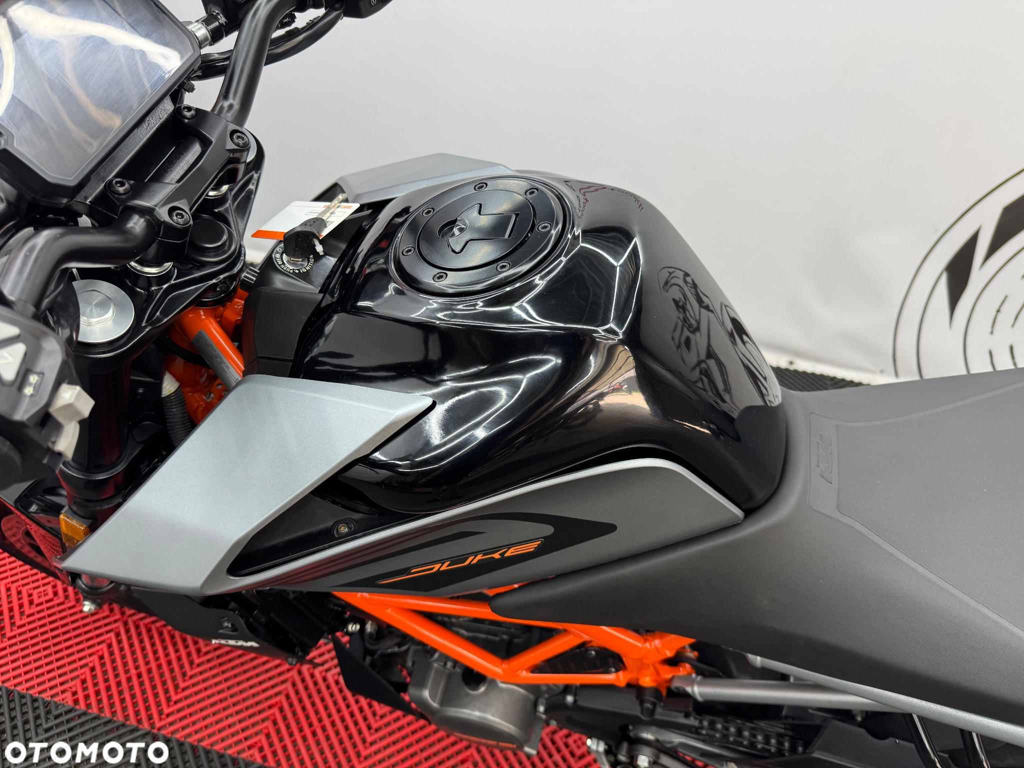 KTM Duke - 18