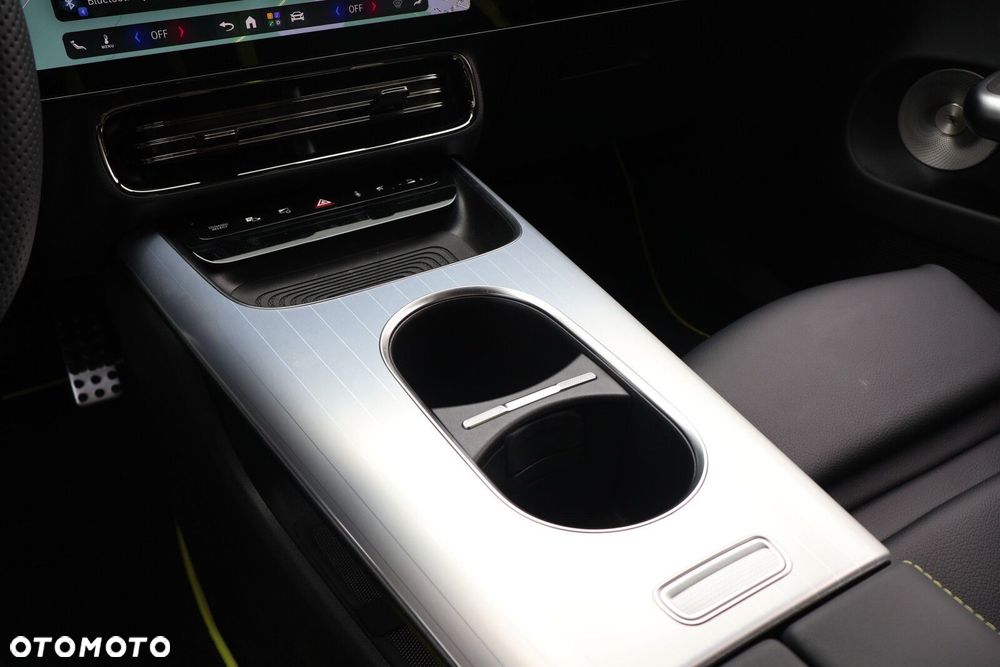 Mercedes-Benz CLA - 17
