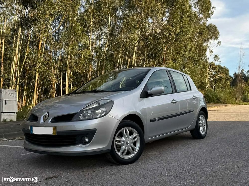 Renault Clio 1.2 16V Dynamique S - 1
