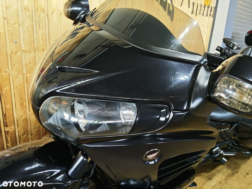 Honda GL - 27