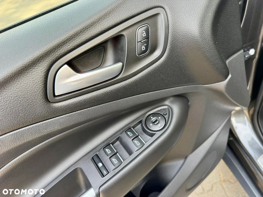 Ford Kuga 2.0 TDCi AWD ST-Line - 27